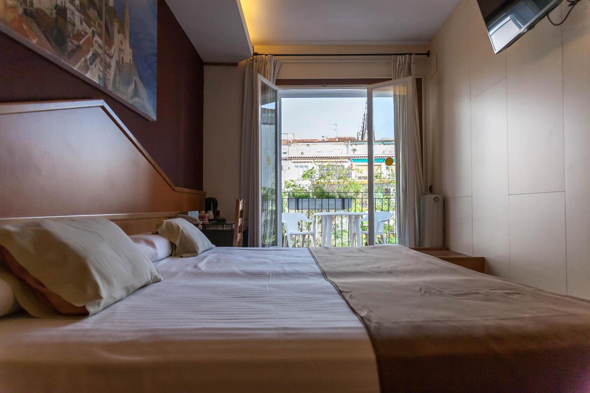 Double or Twin Room Balcony